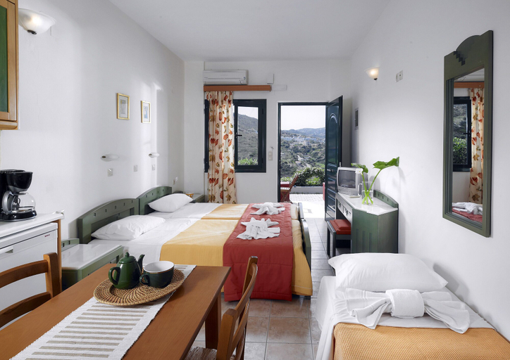 Bedroom 3, Erivolos Hotel Apartments, Crete