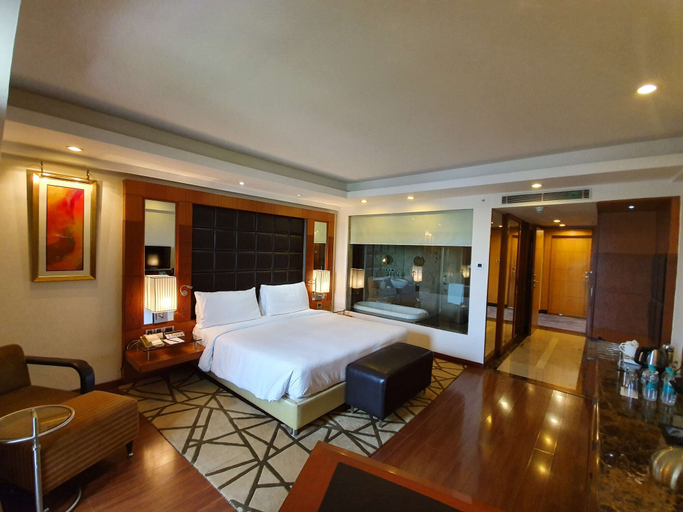 Bedroom 3, Radisson Blu Plaza Delhi Airport, Delhi