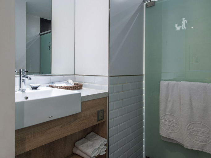 Bathroom 4, Hotel Relax II, Taipei City