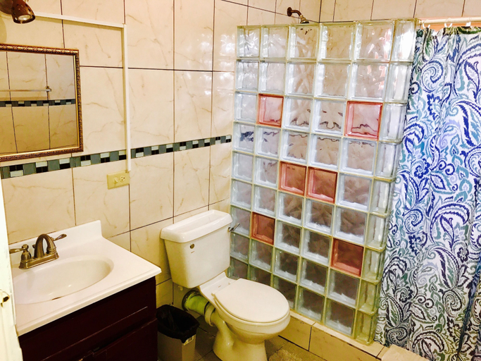 Bathroom, BAGOS ECO RETREAT & CAFE