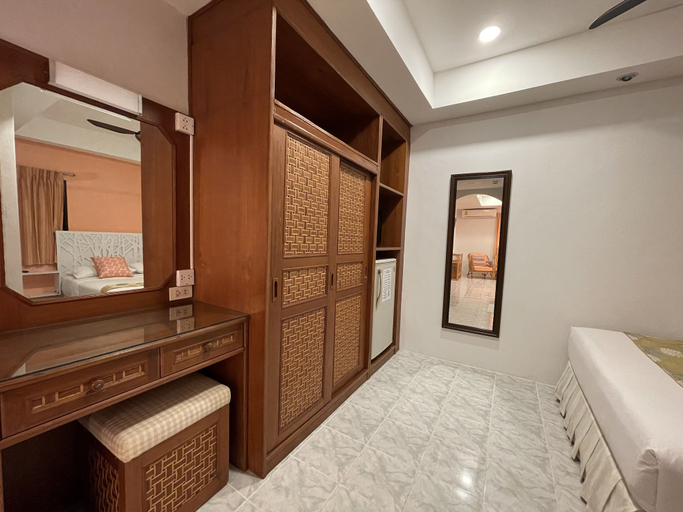 Bathroom 4, Summer Breeze Hotel, Phuket Island