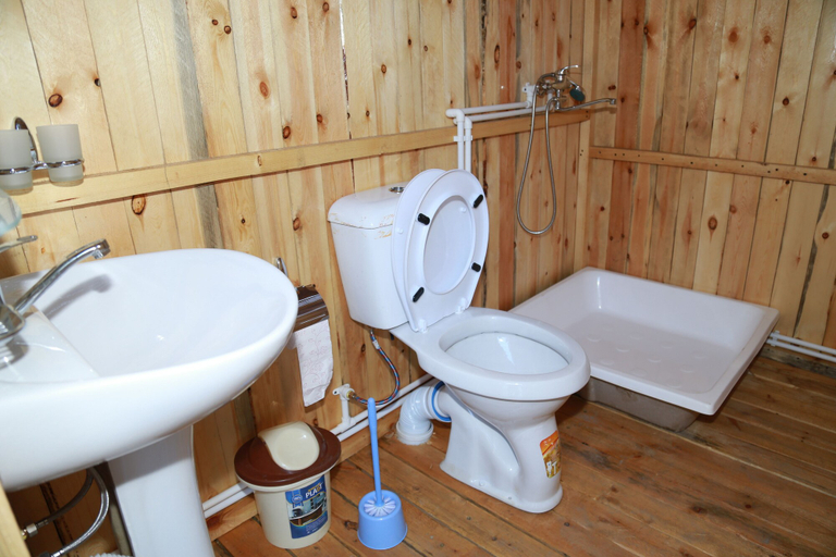 Bathroom 4, Sarmishsoy, Nurota