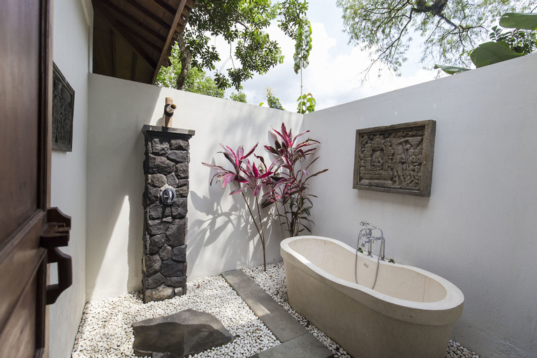 Bathroom 17