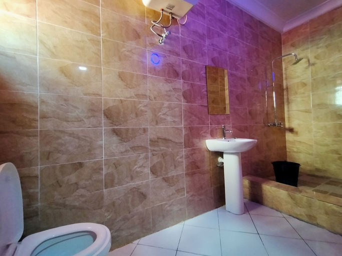 Bathroom 3, Pameec Luxury Suites Utako, AbujaMun