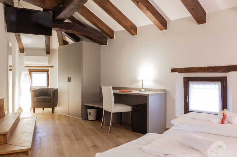 Bedroom 23