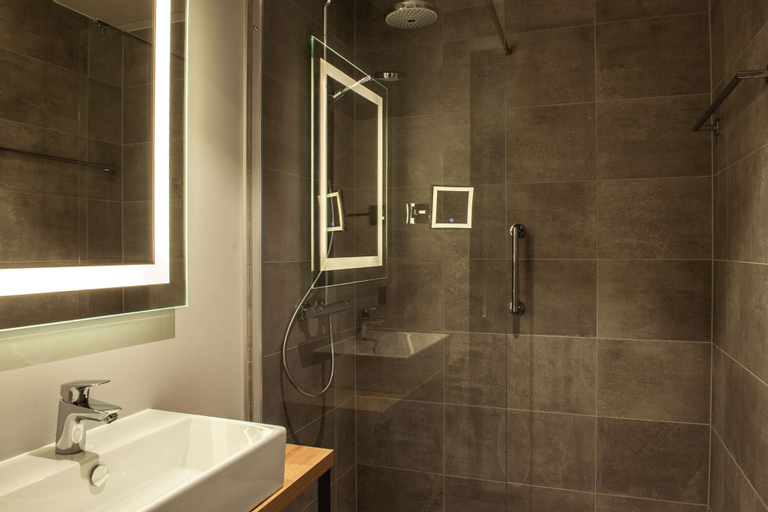 Bathroom 6