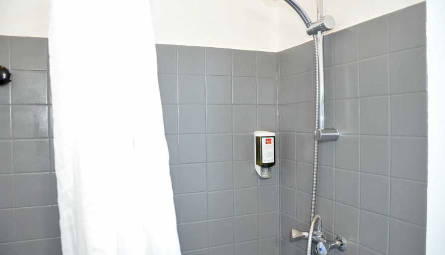 Bathroom 4, Hôtel Select, Bouches-du-Rhône