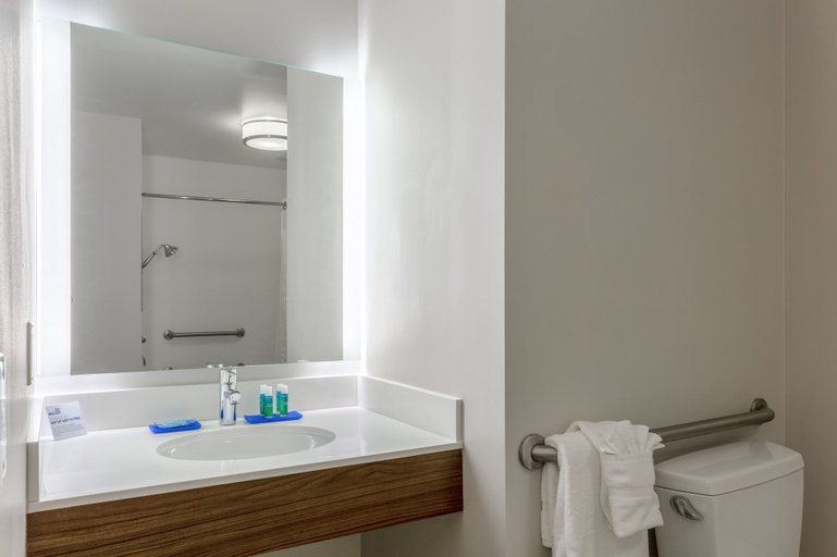 Bathroom 9