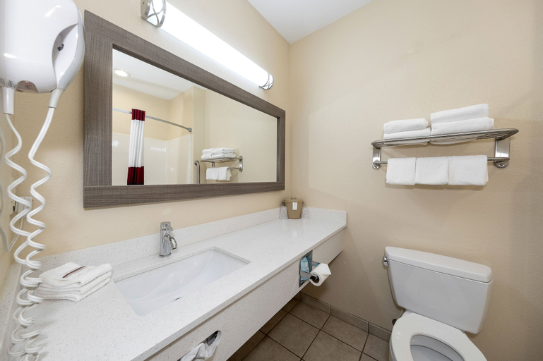 Bathroom 18