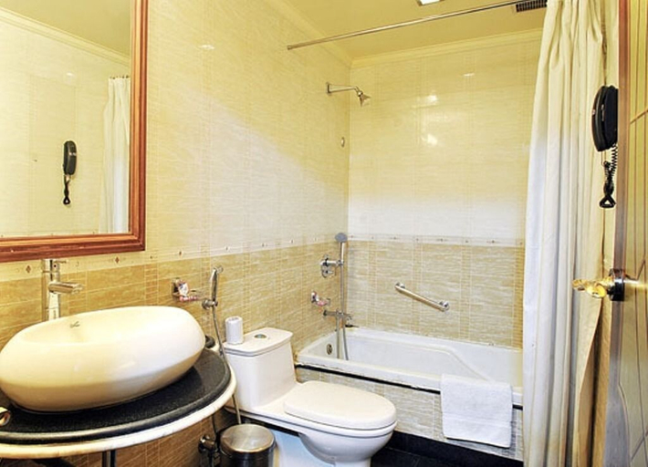 Bathroom 4, Hotel Zeeras, Varanasi