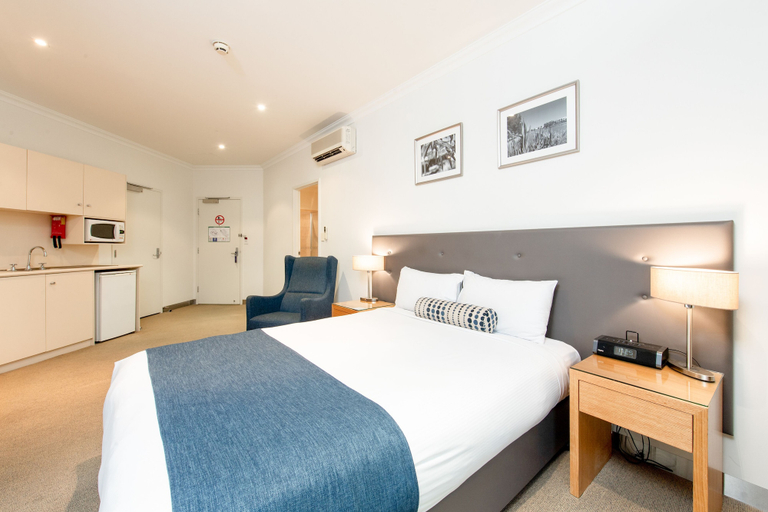 Bedroom 3, Mawson Lakes Hotel & Function Centre, Adelaide