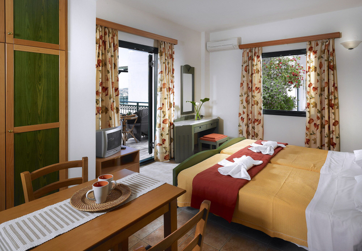 Bedroom 2, Erivolos Hotel Apartments, Crete