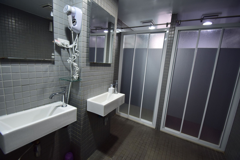 Bathroom 3