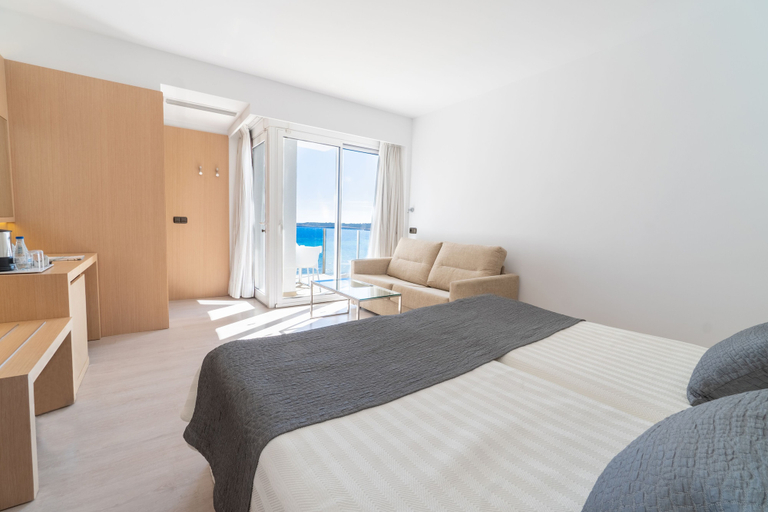 Bedroom 3, CM Playa del Moro Hotel, Baleares