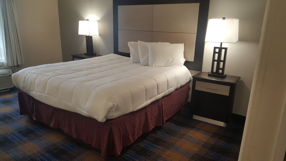 Bedroom 2, Regency Inn & Suites, Escambia