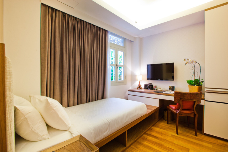 Bedroom 12