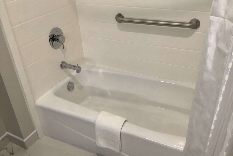 Bathroom 4, La Quinta Inn & Suites by Wyndham Corpus Christi Southeast, Nueces
