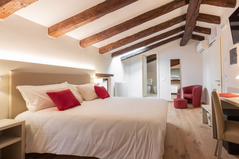 Bedroom 13