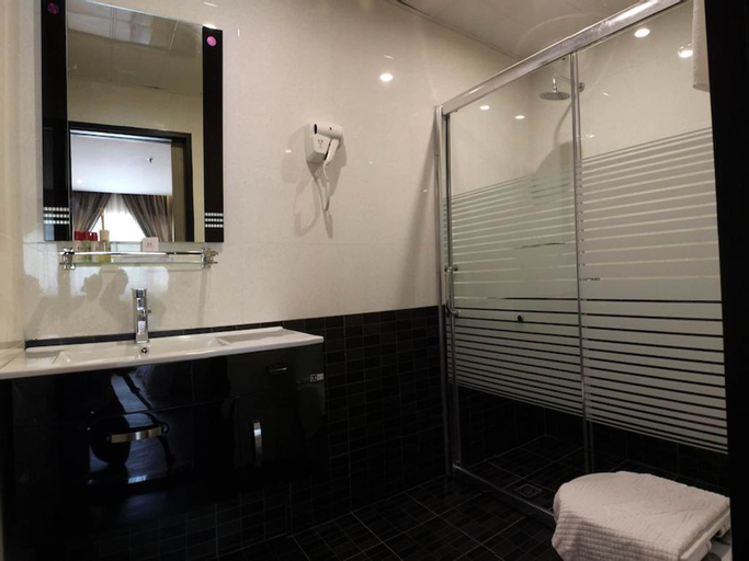 Bathroom 4