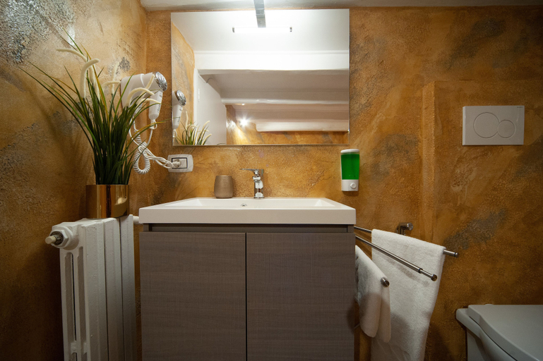 Bathroom 5, StarHome Navona, Rome