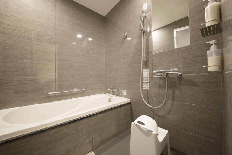 Bathroom 5, Quintessa Hotel Osaka Bay, Osaka