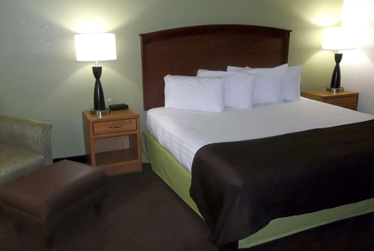 Bedroom 3, AmericInn by Wyndham Grand Rapids, Itasca