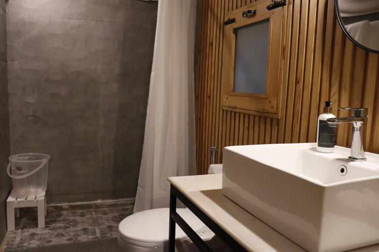 Bathroom 3, Everest Base Camp, Near George Everest House, 5kms from Library Chowk, Dehradun