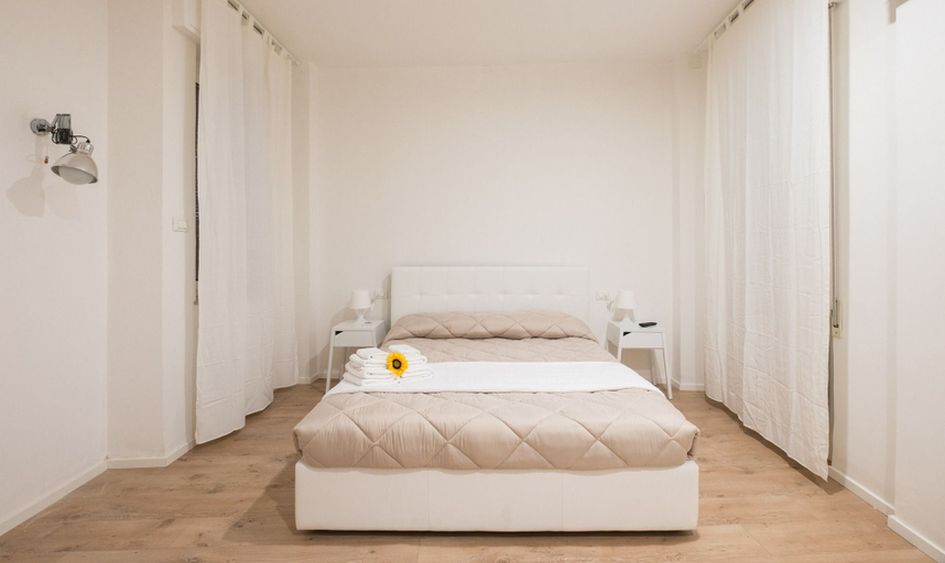 Bedroom 4, Dante 58, Palermo