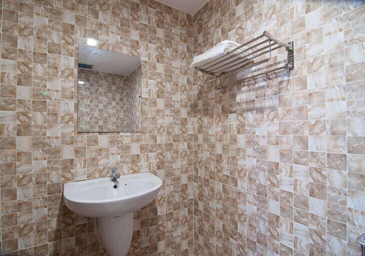Bathroom 4, Hotel Sagittario, Kinta