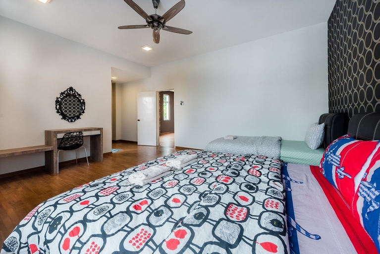 Bedroom 24
