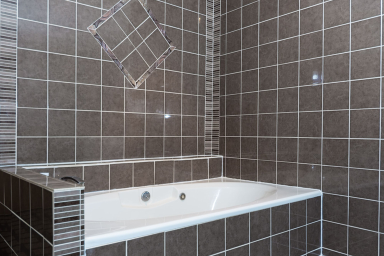 Bathroom 4, Baymont by Wyndham Morton, Tazewell