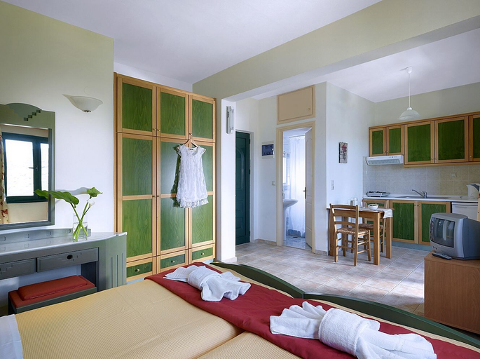 Bedroom 4, Erivolos Hotel Apartments, Crete