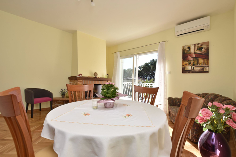 Others 4, Apartments and Room Alen, Dugi Rat