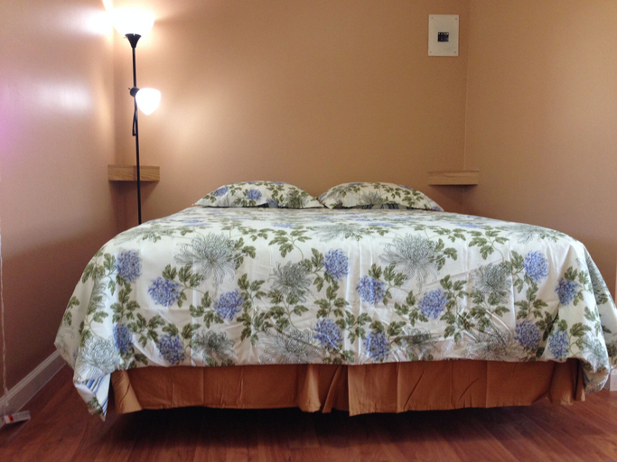 Bedroom 1, Relax Inn, La Salle