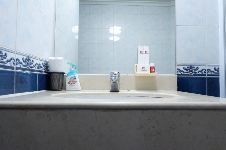 Bathroom 7