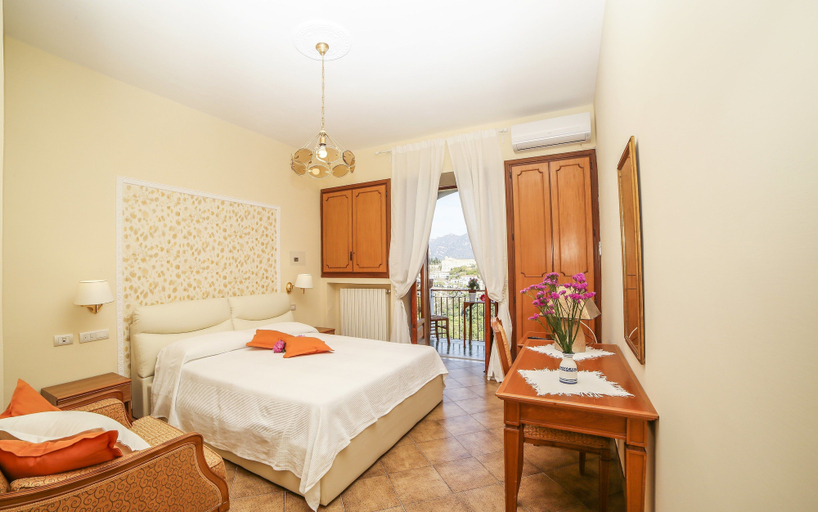 Bedroom 4, Ravello View, Salerno