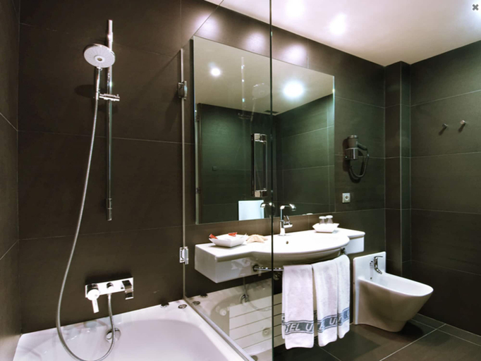 Bathroom 5, Hotel Urpi, Barcelona