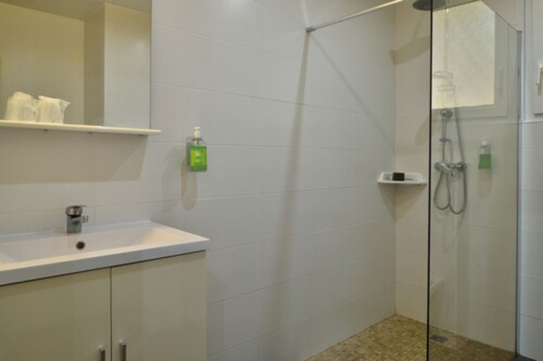 Bathroom 5, Hotel Sampiero Corso, Corse-du-Sud