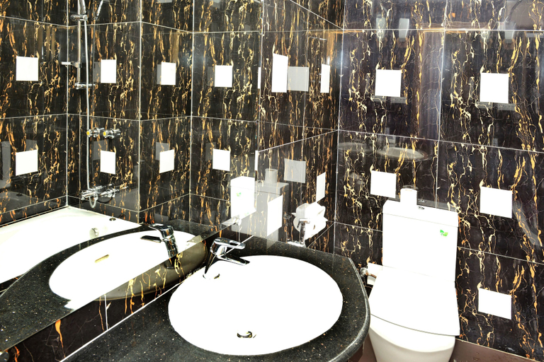 Bathroom 4, Grand United (21st Downtown), Yangon