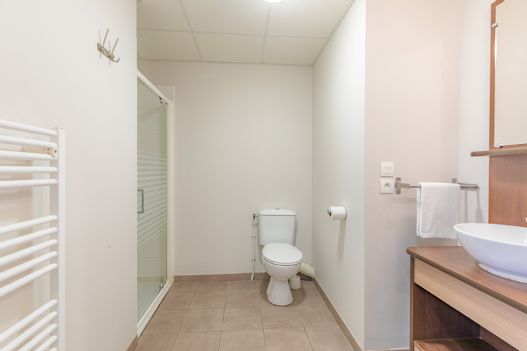 Bathroom 8