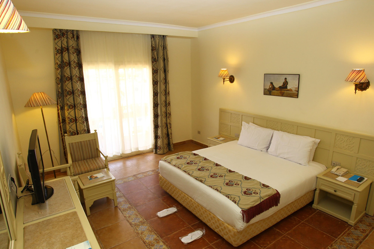 Bedroom 3, Sunrise Sentido Mamlouk Palace - All inclusive, Safaja