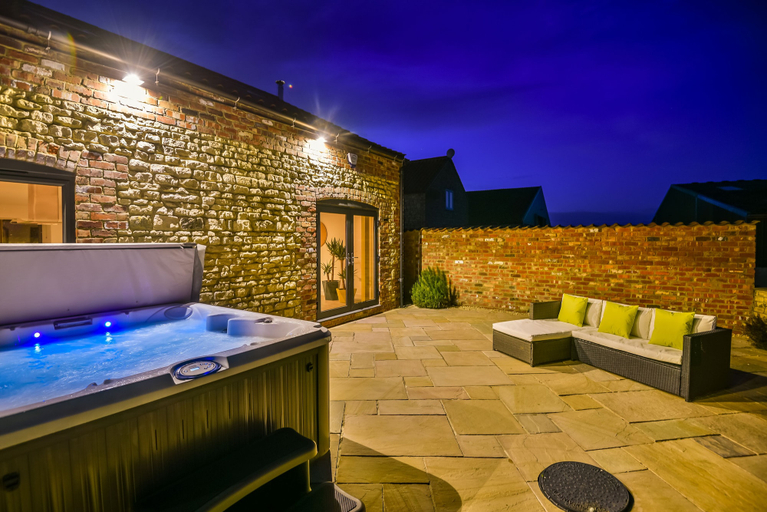 Sport & Beauty 4, Glebe Farm 4br, Sleeps 11, Hot Tub, Pet Friendly, Lincolnshire