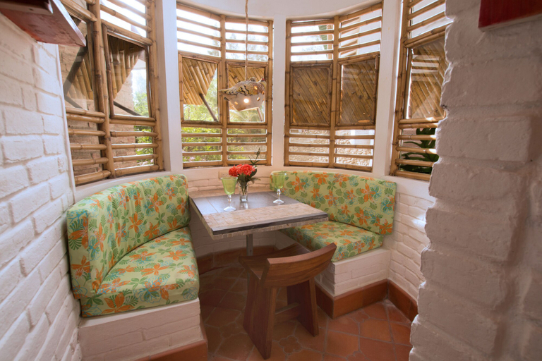 Bathroom 3, La Casa de Pio Pio, Santa Elena