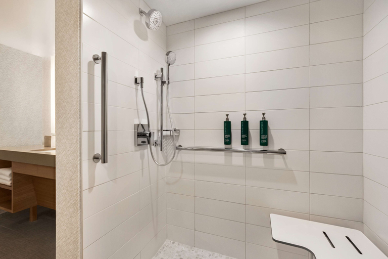Bathroom 5, DoubleTree by Hilton Columbus Dublin, Franklin