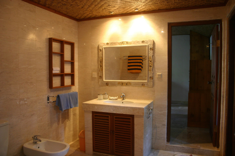 Bathroom 8