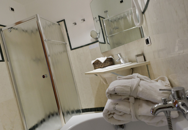 Bathroom 5, Hotel Touring Livigno, Sondrio