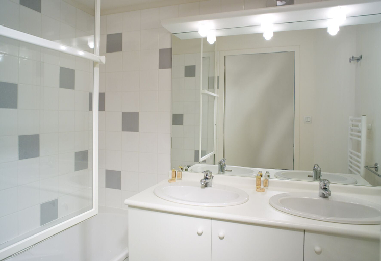 Bathroom, Madame Vacances Residence Les Terrasses de la Plage, Somme