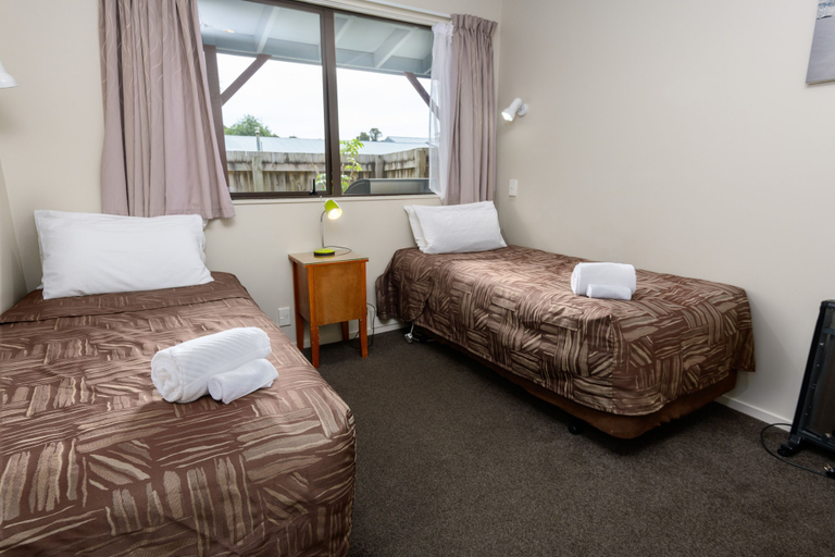 Bedroom 3, 10 Cottages, Westland