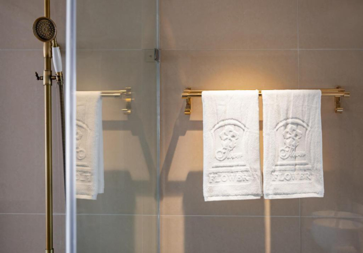 Bathroom 4, The Flower Boutique Hotel, Ba Đình