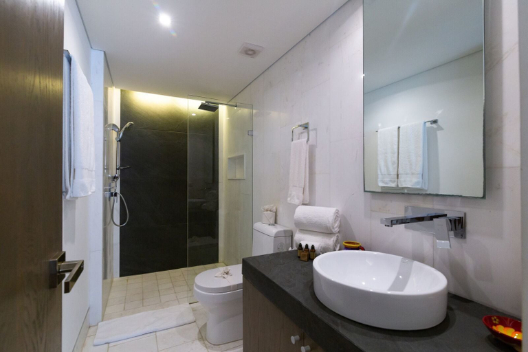 Bathroom 3, Calle 38 by CocoBR, Cozumel
